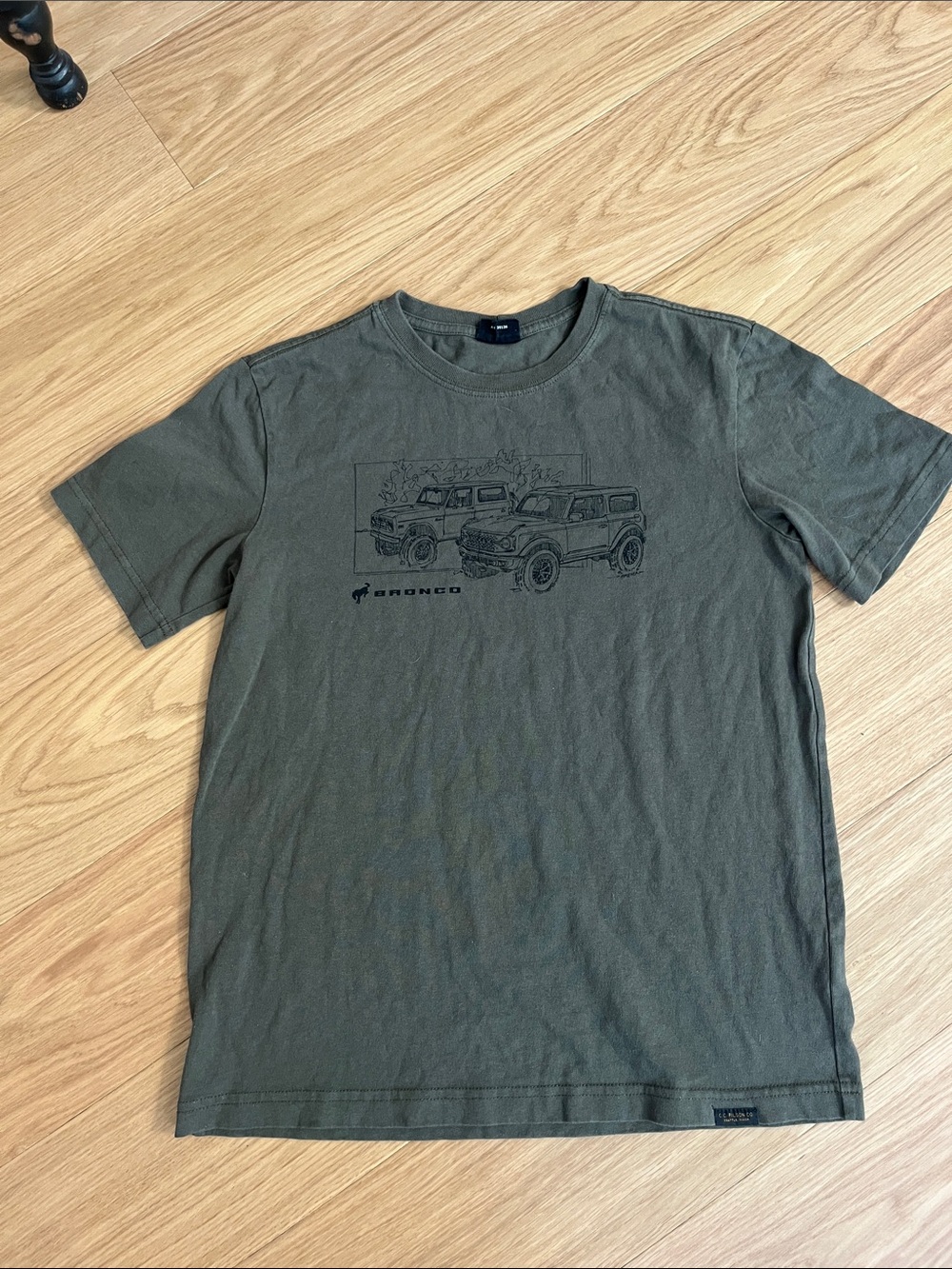 Filson x Ford Collab Men’s Olive Green Bronco Graphic Short Sleeve Tee size S